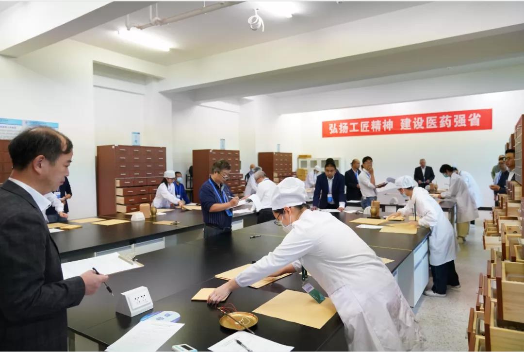 “匠心铸魂 守护健康”——2020年浙江省医药行业特有职业技能竞赛在浙江医药高等专科学校成功举办,欧尚聚创/艾克劳得实力护航!(图10) “匠心铸魂 守护健康”——2020年浙江省医药行业特有职业技能竞赛在浙江医药高等专科学校成功举办,欧尚聚创/艾克劳得实力护航!(图10)